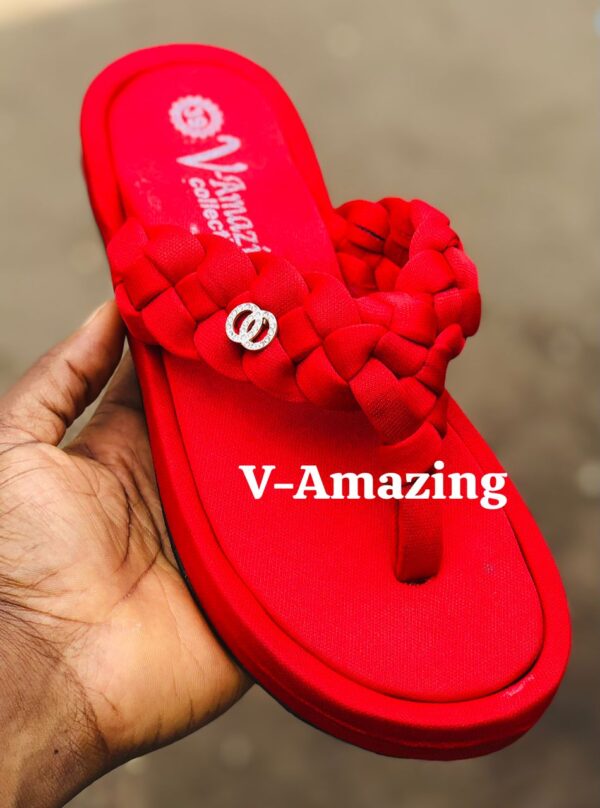 Ladies slippers red